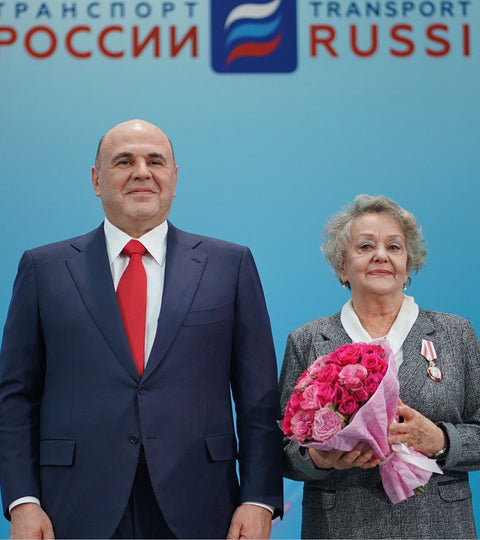 Михаил Мишустин вручил директору Медицинского колледжа РУТ (МИИТ) орден Пирогова